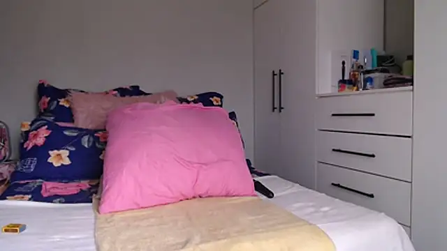 Snapshot of Amberbela chatting on November 2025 02:39:02 PM Amberbela online show from November 2025 02:39:02 PM