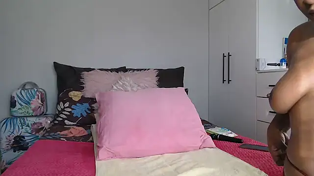 Snapshot of Amberbela chatting on November 2025 04:05:02 AM Amberbela online show from November 2025 04:05:02 AM