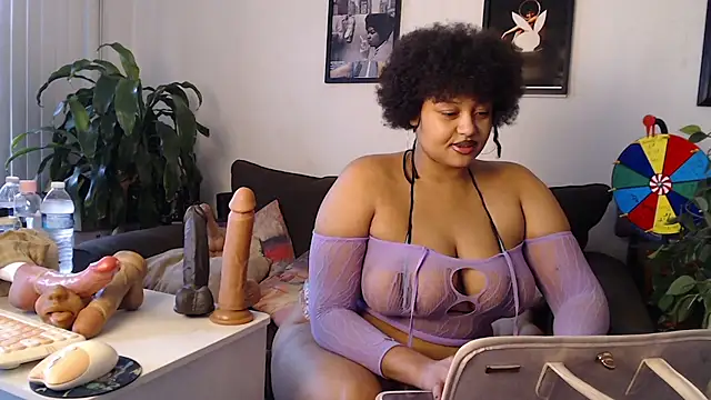 TheeVixxxen online show from November 2025 01:58:02 PM