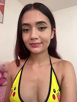 Snapshot of HallieLemon1 chatting on January 2025 03:17:02 PM HallieLemon1 online show from January 2025 03:17:02 PM