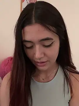 Snapshot of HallieLemon1 chatting on February 2025 08:59:01 PM HallieLemon1 online show from February 2025 08:59:01 PM