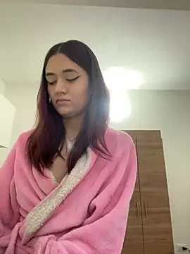 Snapshot of HallieLemon1 chatting on December 2024 02:33:02 PM HallieLemon1 online show from December 2024 02:33:02 PM