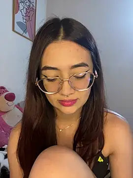 Snapshot of HallieLemon1 chatting on February 2025 04:09:02 AM HallieLemon1 online show from February 2025 04:09:02 AM