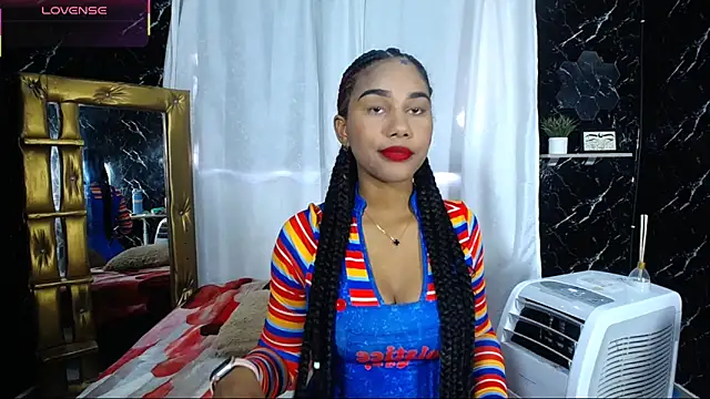 Hillary queen online show from November 2025 06:01:02 PM