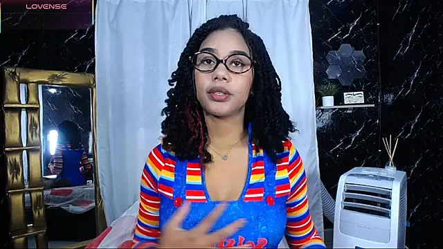 Hillary queen online show from November 2025 12:32:02 PM