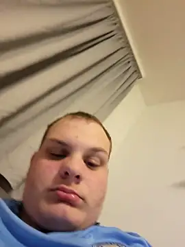 Nicolasjlhkjzl online show from April 2026 07:37:01 PM