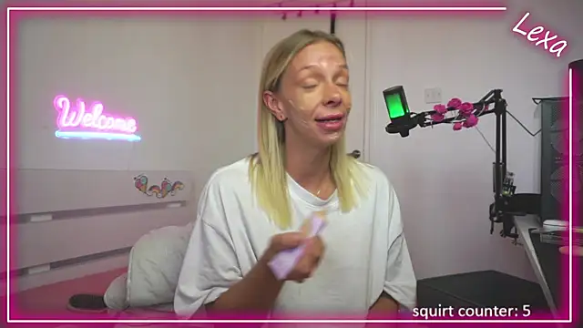 Lexa xoxo online show from November 2025 08:08:01 AM