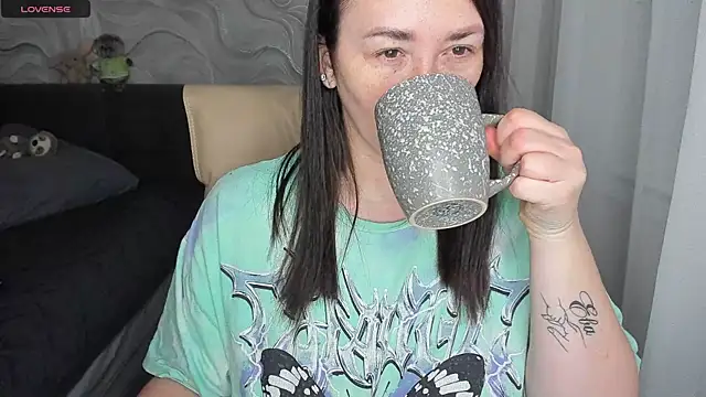 Kendra SXY online show from December 2025 02:44:02 AM