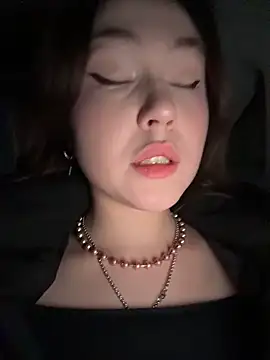 Snapshot of Peachy_Dream chatting on February 2026 06:05:01 PM Peachy Dream online show from February 2026 06:05:01 PM