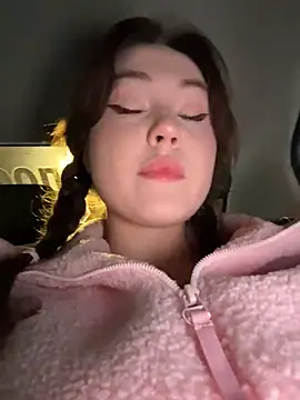 Peachy Dream online show from October 2025 06:07:01 PM