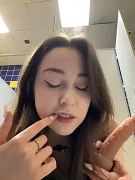 Snapshot of Peachy_Dream chatting on March 2025 09:24:02 PM Peachy Dream online show from March 2025 09:24:02 PM