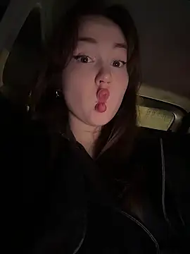 Peachy Dream online show from November 2025 06:29:02 PM