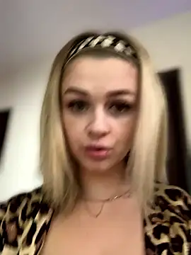 Love Bri online show from November 2025 09:41:02 AM