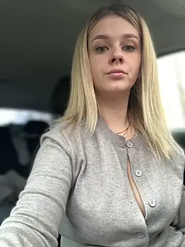 Love Bri online show from November 2025 10:07:01 AM