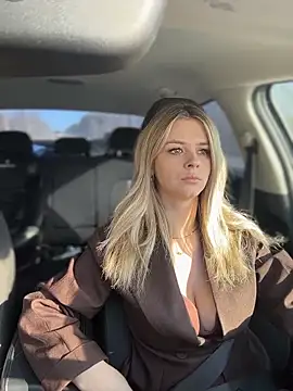 Love Bri online show from March 2026 10:32:01 AM