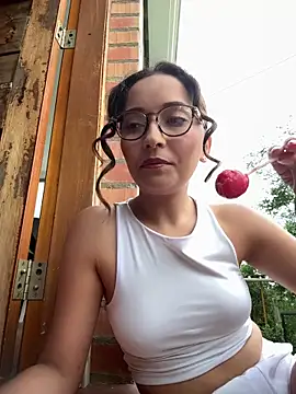 Penelope-Hot online show from April 2026 09:04:02 PM