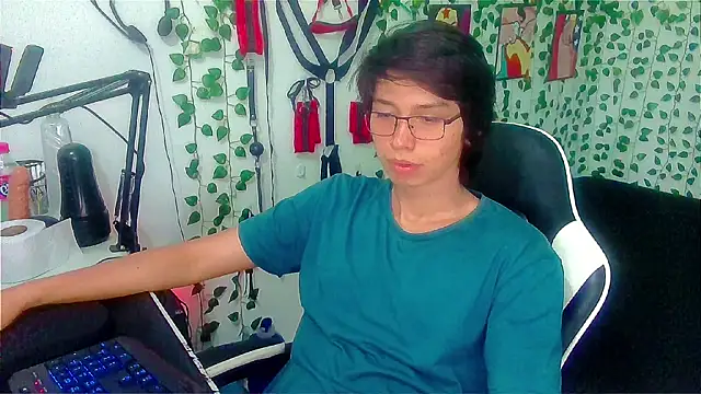 Andy gray online show from April 2026 05:05:02 PM