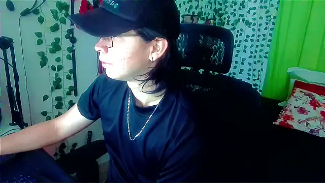 Snapshot of Andy_gray chatting on July 2026 01:12:01 PM Andy gray online show from July 2026 01:12:01 PM