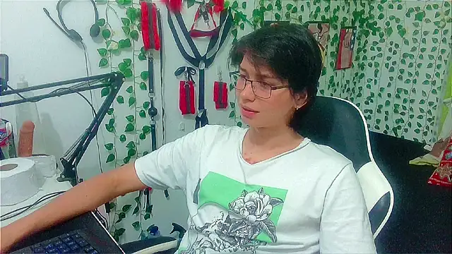 Andy gray online show from April 2026 12:30:01 PM