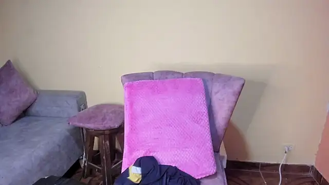 lauraguzman online show from March 2026 03:31:02 AM