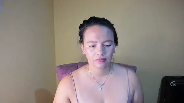 lauraguzman online show from March 2026 03:07:01 AM