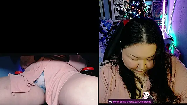 Snapshot of EmGreens chatting on February 2026 04:23:01 AM EmGreens online show from February 2026 04:23:01 AM