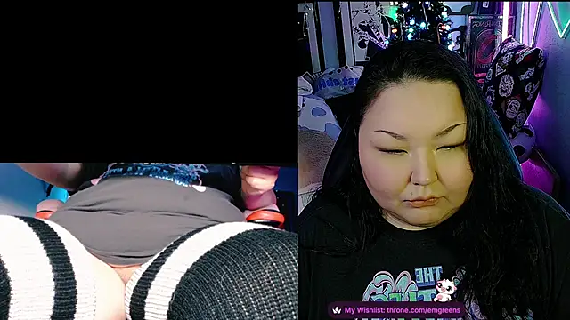 Snapshot of EmGreens chatting on March 2026 05:18:02 AM EmGreens online show from March 2026 05:18:02 AM