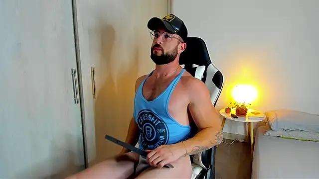 dafboy1 online show from February 2026 06:00:02 AM