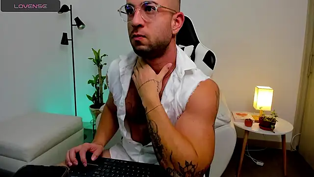 dafboy1 online show from March 2026 10:33:01 AM