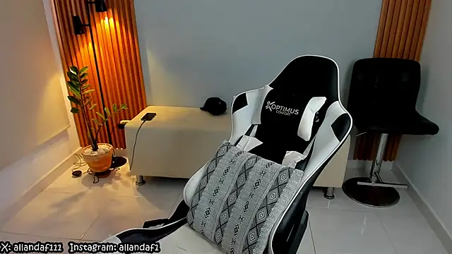 dafboy1 online show from March 2025 03:51:01 PM