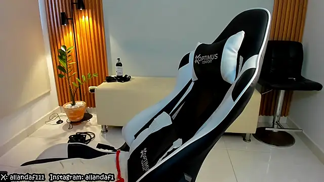dafboy1 online show from February 2025 04:28:01 PM