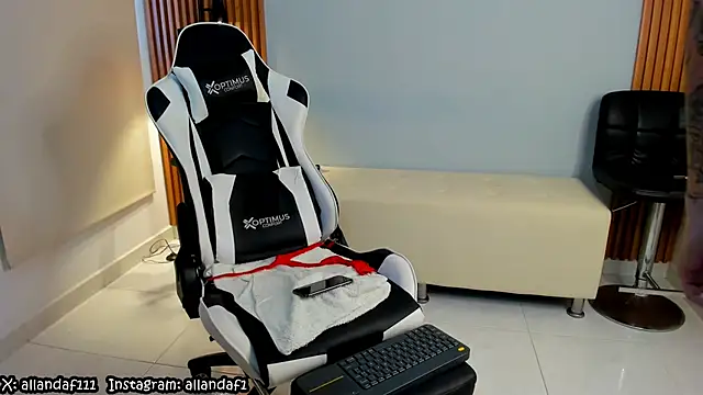 dafboy1 online show from February 2025 08:38:02 PM