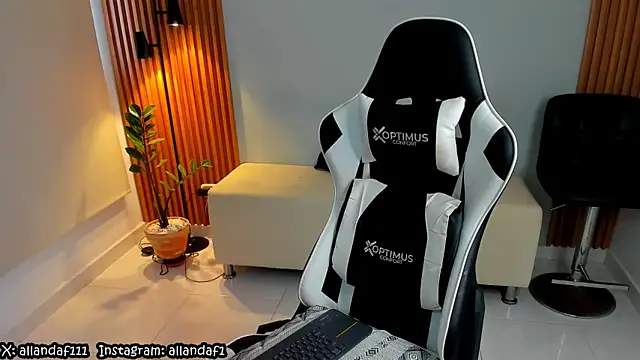 dafboy1 online show from March 2025 04:18:01 PM