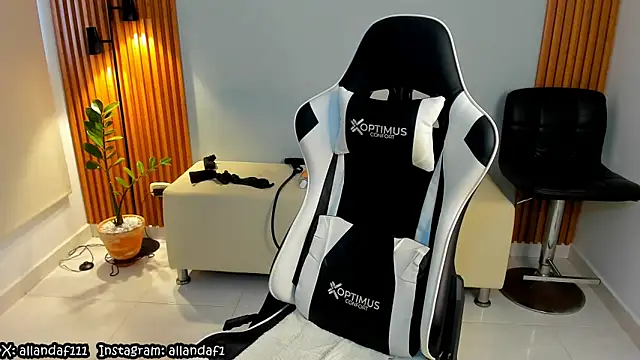 dafboy1 online show from February 2025 02:04:01 PM