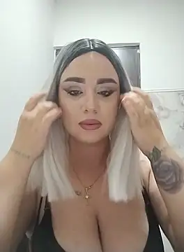Snapshot of AdelinaJude chatting on October 2025 08:32:02 PM AdelinaJude online show from October 2025 08:32:02 PM