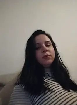 Snapshot of AdelinaJude chatting on October 2025 12:00:01 AM AdelinaJude online show from October 2025 12:00:01 AM