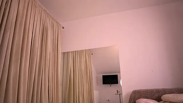 KylieJoyce online show from April 2026 08:17:02 PM