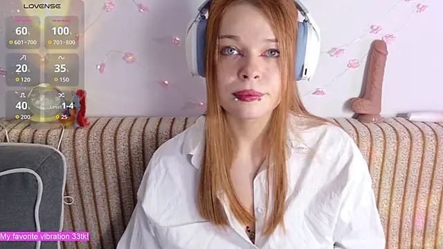 Snapshot of ValBae chatting on November 2025 09:37:01 PM ValBae online show from November 2025 09:37:01 PM