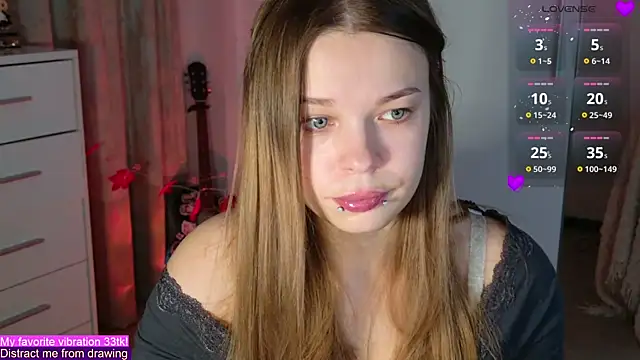 Snapshot of ValBae chatting on October 2025 07:49:02 PM ValBae online show from October 2025 07:49:02 PM