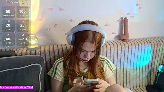 Snapshot of ValBae chatting on December 2025 09:58:02 PM ValBae online show from December 2025 09:58:02 PM