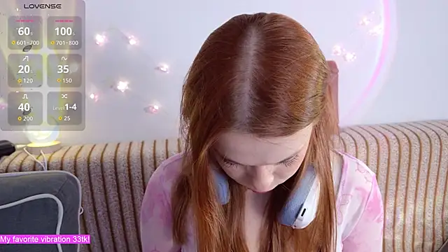 Snapshot of ValBae chatting on November 2025 08:53:02 PM ValBae online show from November 2025 08:53:02 PM