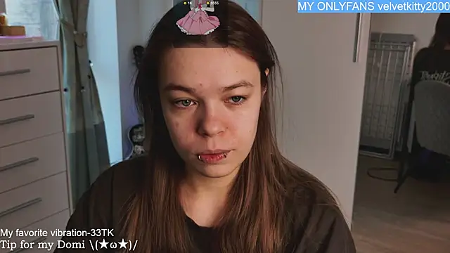 Snapshot of ValBae chatting on February 2025 12:05:02 PM ValBae online show from February 2025 12:05:02 PM