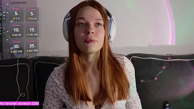 Snapshot of ValBae chatting on November 2025 09:41:01 PM ValBae online show from November 2025 09:41:01 PM