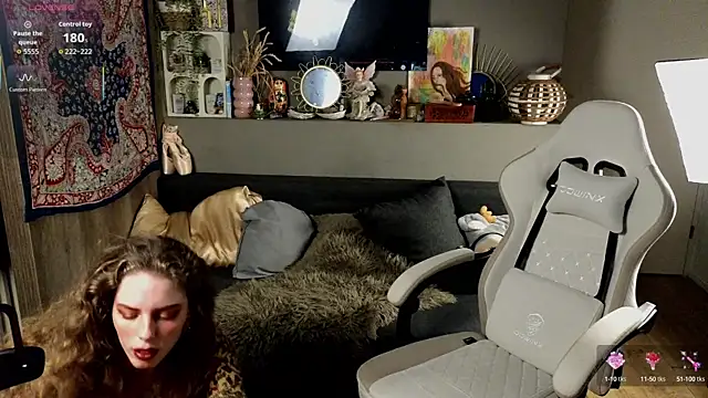 Snapshot of AyreenMoore chatting on September 2025 08:48:02 PM AyreenMoore online show from September 2025 08:48:02 PM