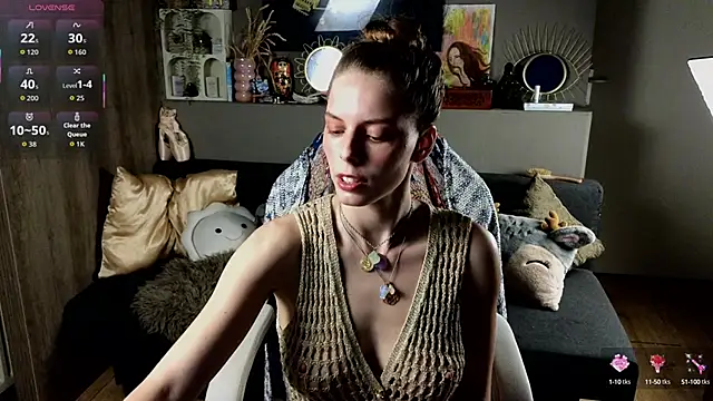 Snapshot of AyreenMoore chatting on September 2025 08:05:01 PM AyreenMoore online show from September 2025 08:05:01 PM