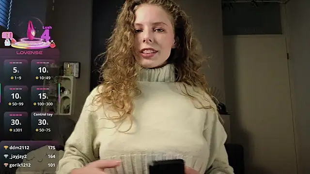 Snapshot of AyreenMoore chatting on November 2025 02:17:02 PM AyreenMoore online show from November 2025 02:17:02 PM