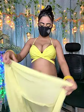 Monabby97 online show from December 2025 05:36:01 PM