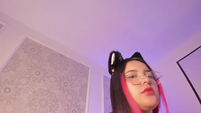 victoria18x online show from November 2025 07:14:01 PM