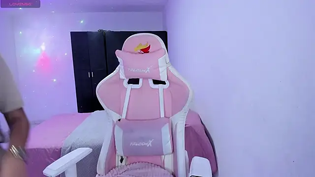 Tinylottie online show from March 2026 12:29:01 AM