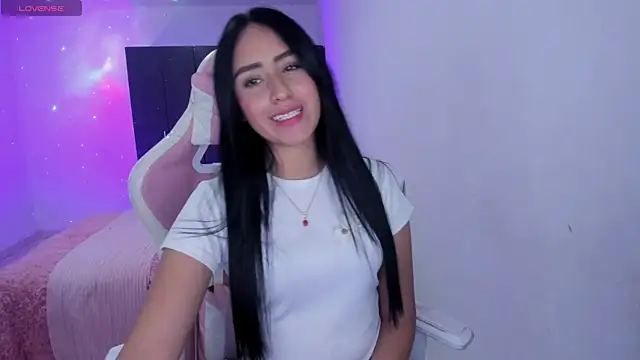 Tinylottie online show from April 2026 03:14:01 PM